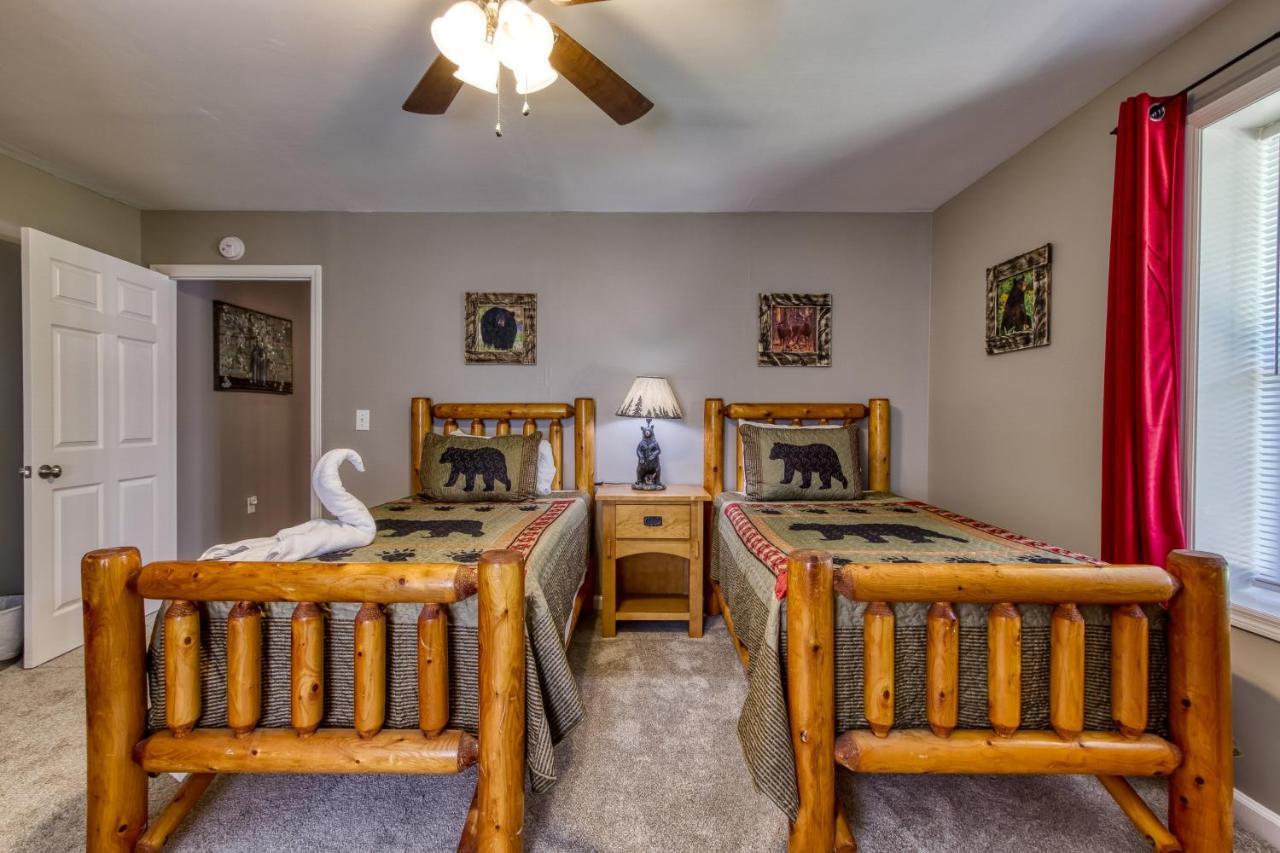 Fun & Games By Honeybearcabins 2Br/1Ba Sleeps 7 Sevierville Ngoại thất bức ảnh