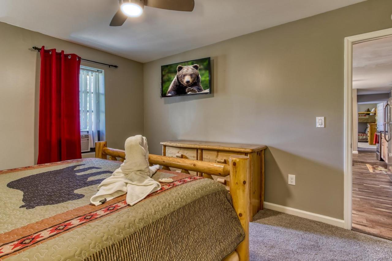 Fun & Games By Honeybearcabins 2Br/1Ba Sleeps 7 Sevierville Ngoại thất bức ảnh